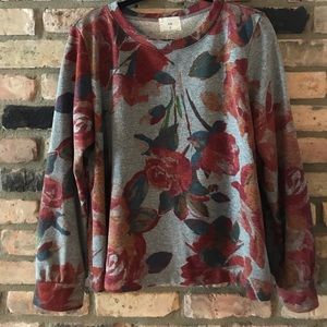 L T.la rose design sweater.